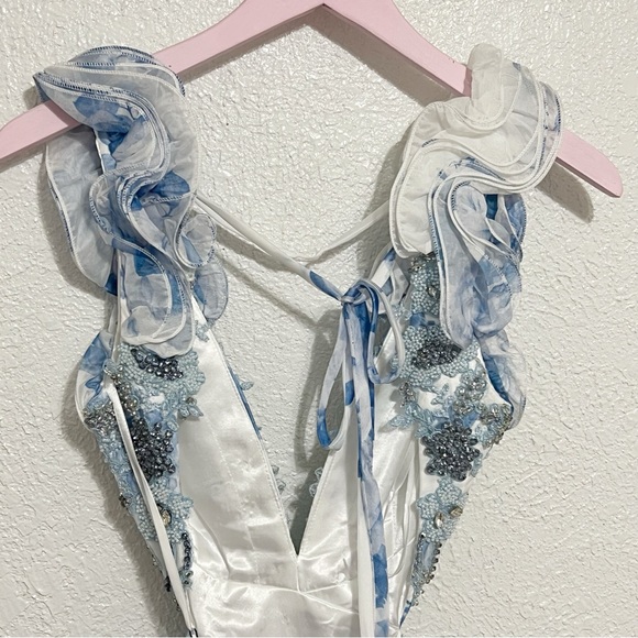 NWT Mac Duggal Floral Lace Up Tie Back Ruffle Shoulder Embellished Gown - Picture 7 of 10